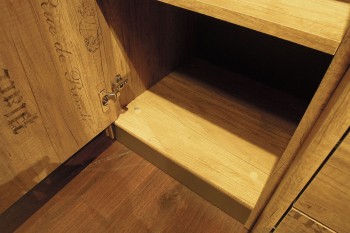 Шкаф для белья «Пилигрим» (Дуб Каньон светлый, Фон серый) в Болотном - bolotnoe.mebel54.com | фото
